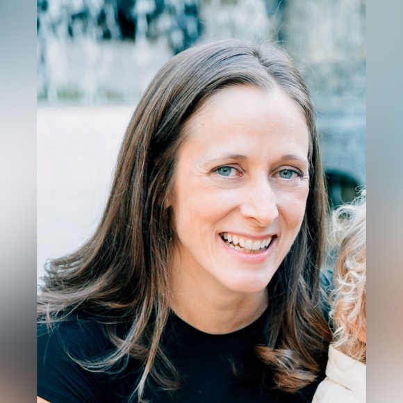 Meet your Posher, Sarah - Picture 1 of 1